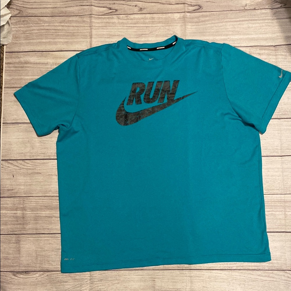 Nike Men's Dri-Fit Graphic T-Shirt